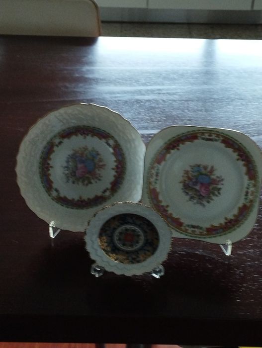 Conjunto de pratos de adorno Limoges