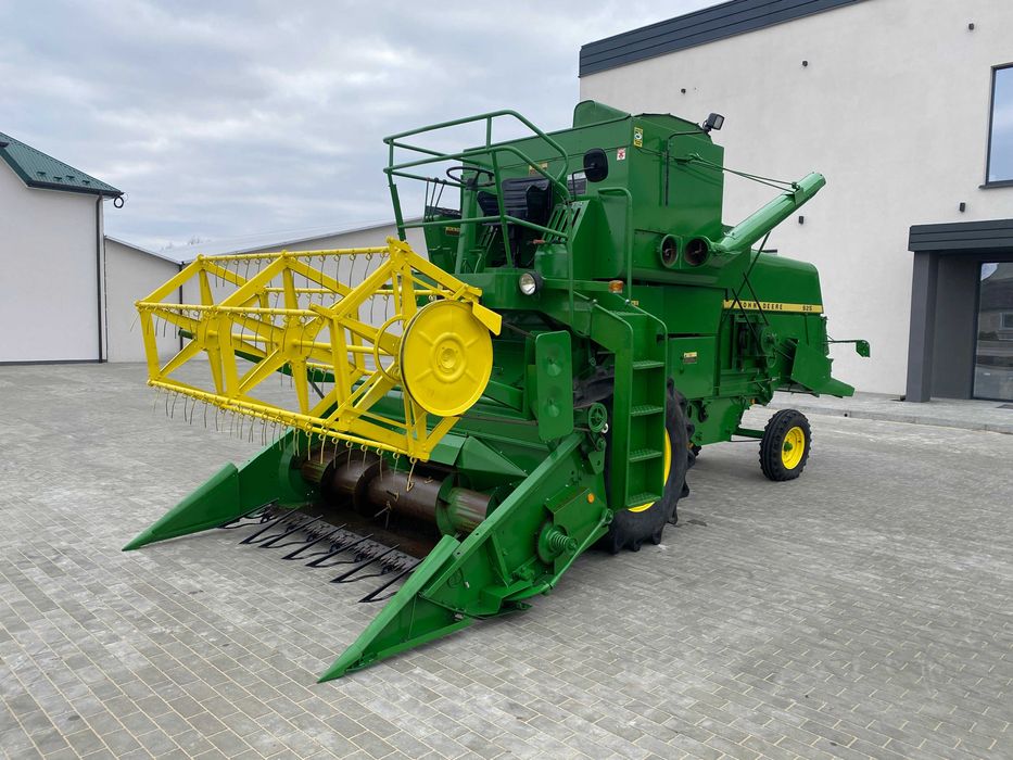комбайн John Deere 925