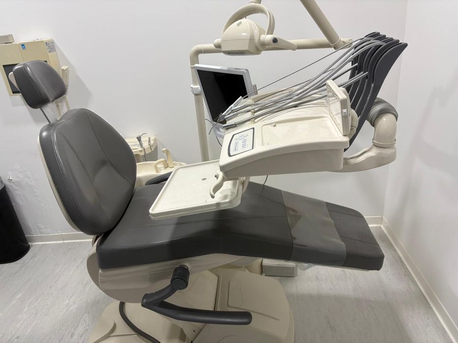 Vendo 4 cadeiras de clinica dentaria