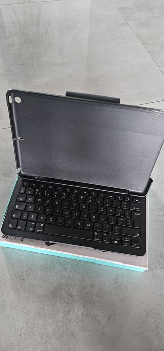 Logitech slim folio iPad 7 generacji