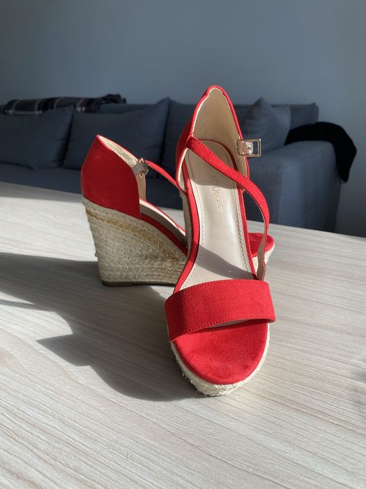 Czerwone koturny sandały na koturnie 36 Deezee