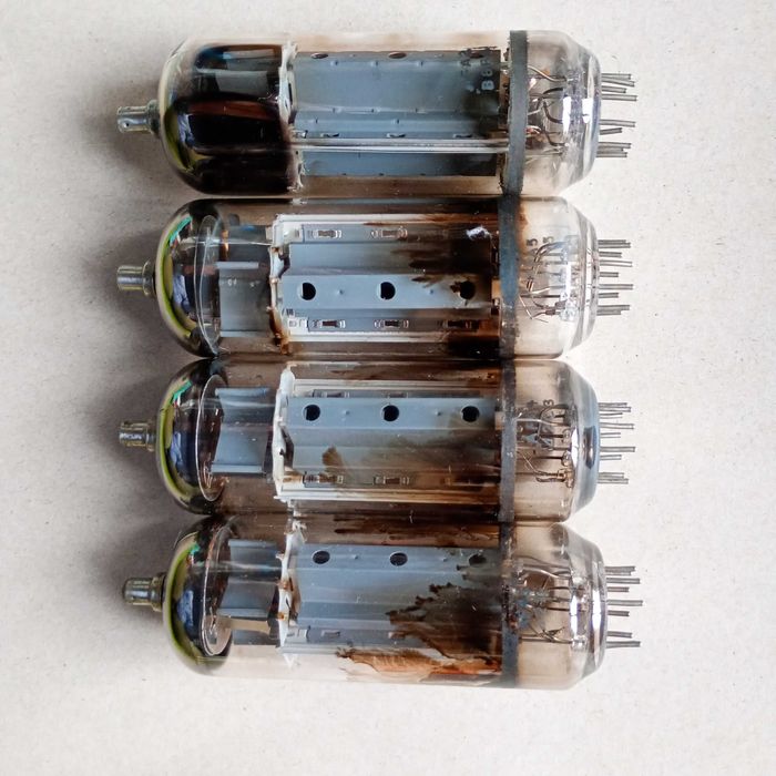 Lampy elektronowe 4szt.