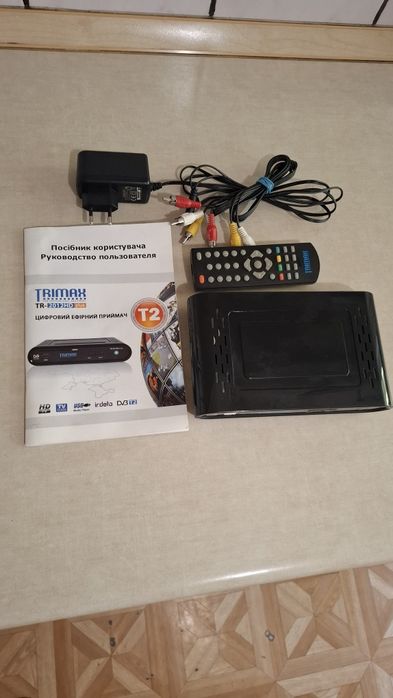 Цифровий ефірний DVB-T2 ресивер Trimax TR-2012HD