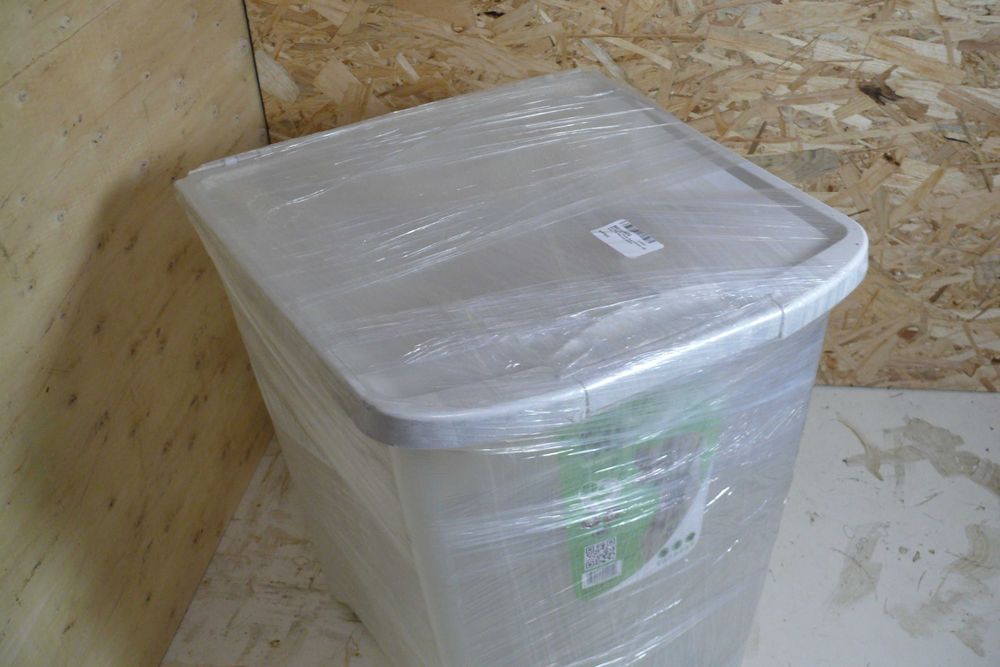 Plastic Pet Food Container433169293095751681