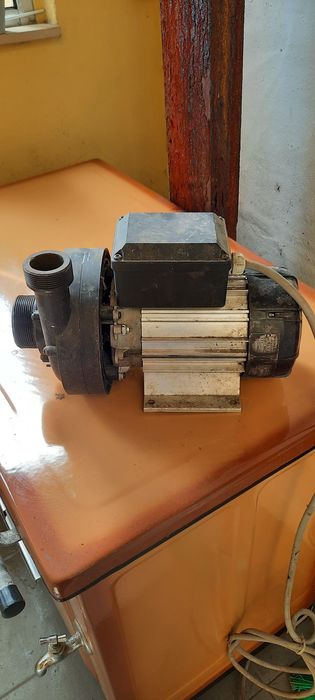 Bomba de água com várias funcionalidades