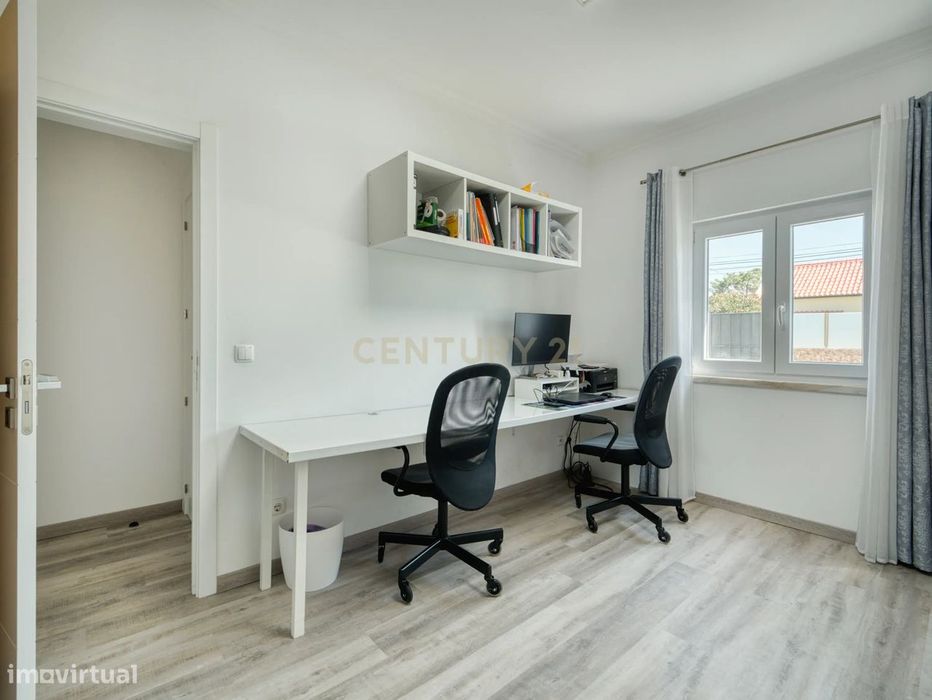 Moradia Térrea T3  com Piscina- Furo água  - Aroeira