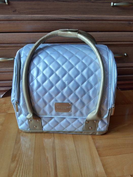 Nowy duży kuferek na kosmetyki