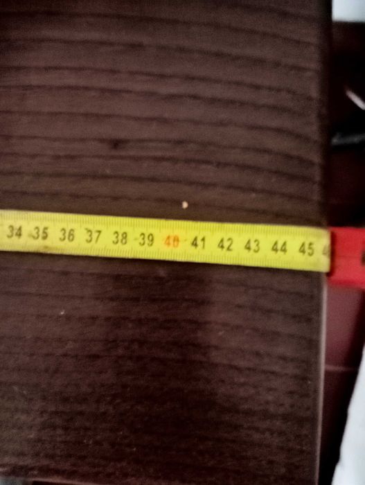 Mesa em Castanho maciço