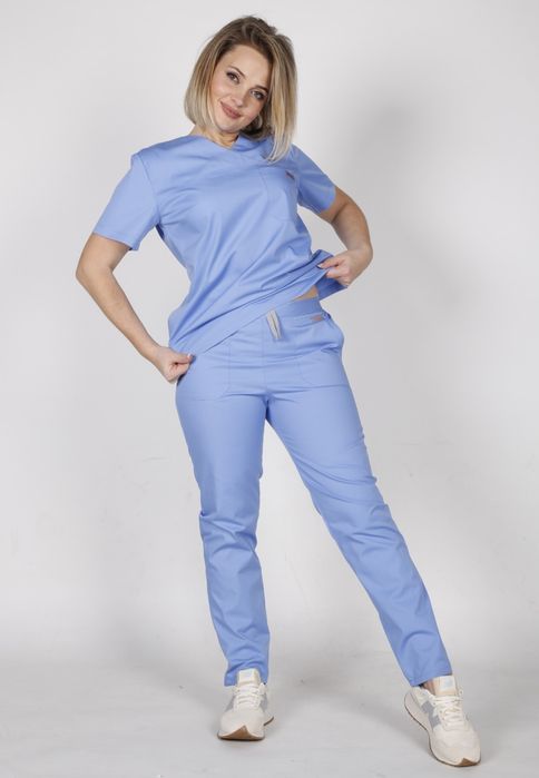 Wyprzedaż. Rozm M. Niebieski Komplet Scrubs. Spodnie i bluza medyczna.