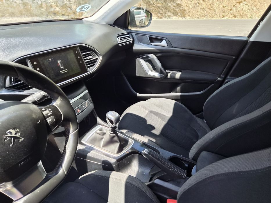 Peugeot 308 — fotografia 9