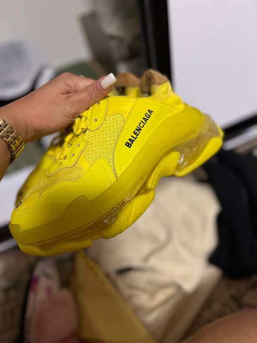 Кросівки balenciaga жовтий колір