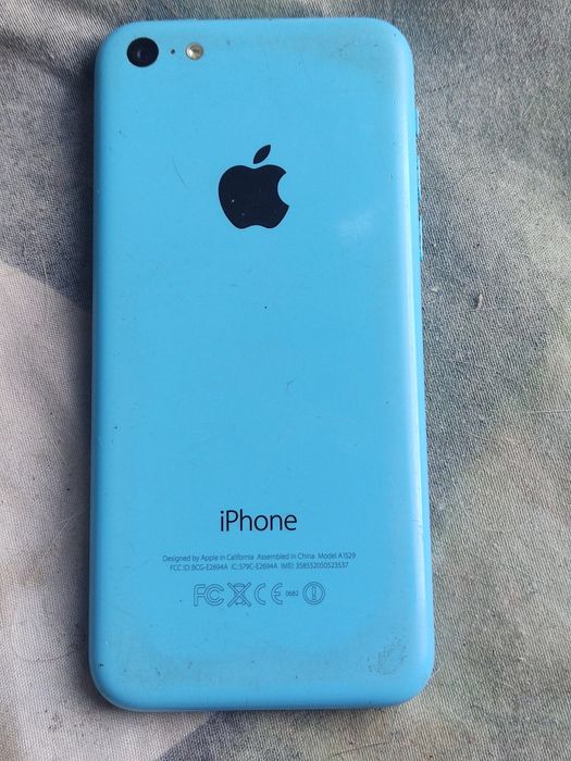 iPhone 5с-зарядка  идёт,но не заряжается,на запчасти или восстановление.