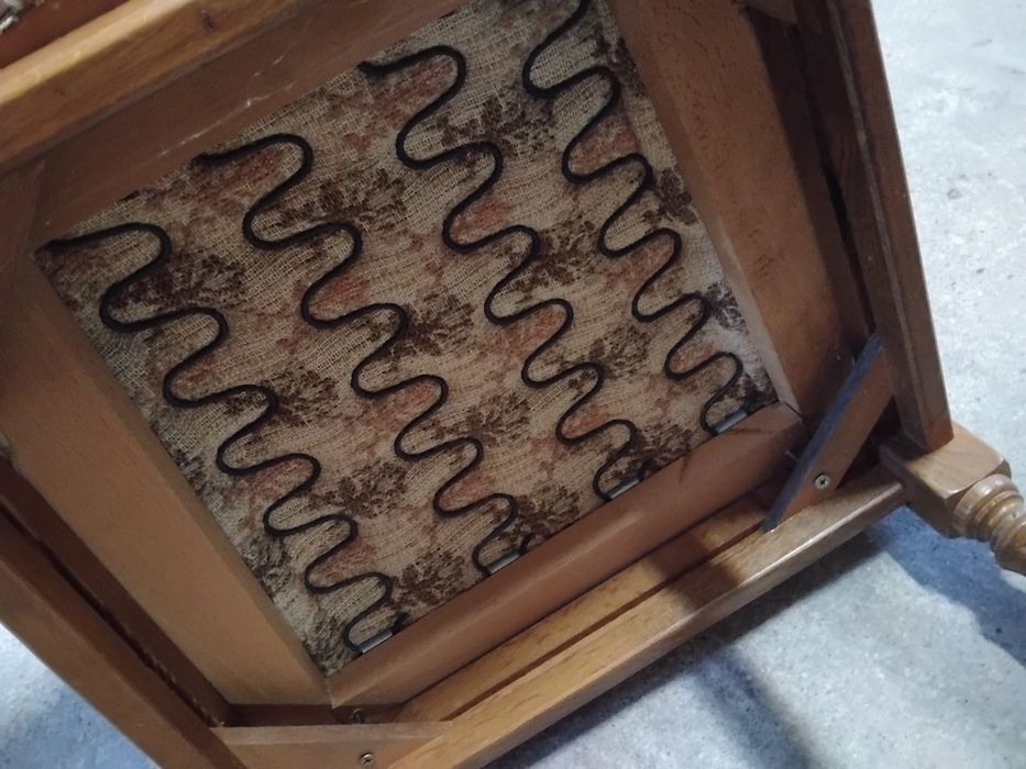 Sprzedam krzesla dębowe 8 sztuk