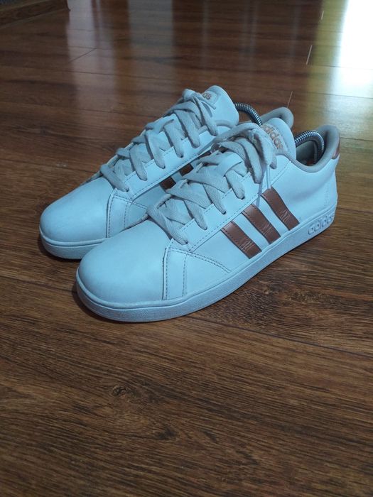 Кросівки жіночі Adidas