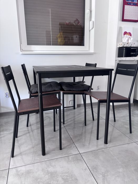Stół IKEA + 4 krzesła + 2 wysokie