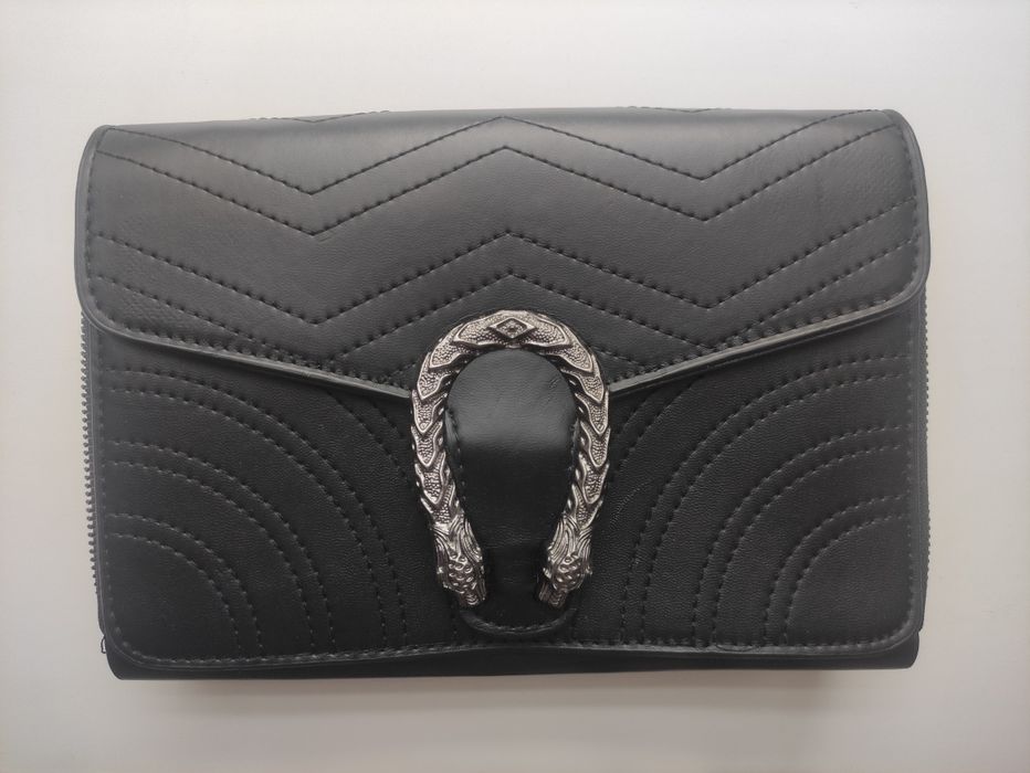 Продам сумку клатч