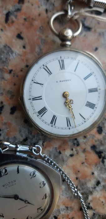 Relógios de bolso em bom estado