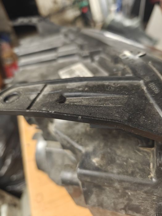 Lampa lewa Duster 2023