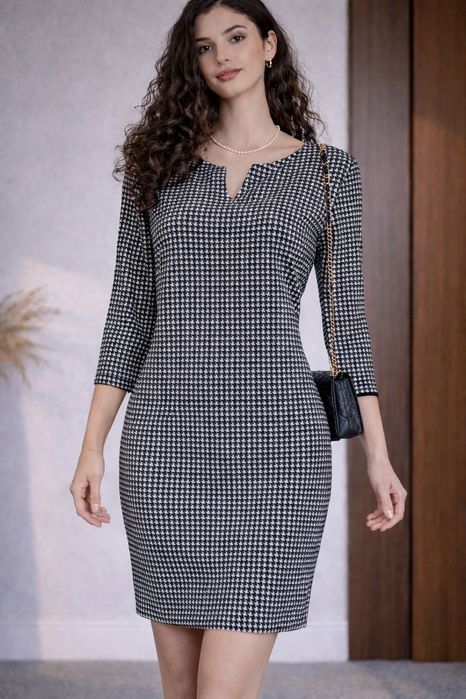 Sukienka o luźnym kroju z lampasami po bokach Realize m