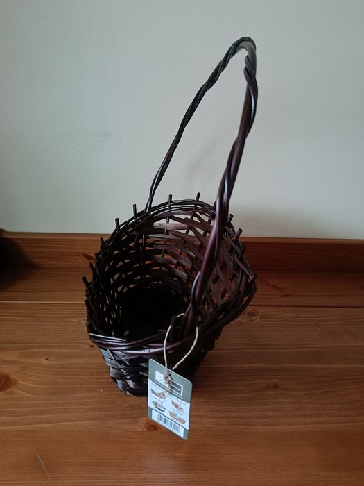 Kosz wiklinowy prezentowy