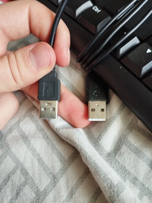 Клавіатура logitech + подарунок