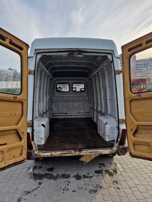 Продам грузовой автомобиль Renault Master
