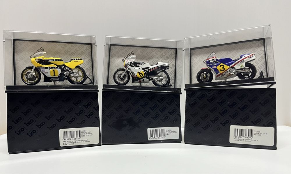 Conjunto de 3 Miniaturas Ixo 1/24 Motos Campeãs do Mubndo