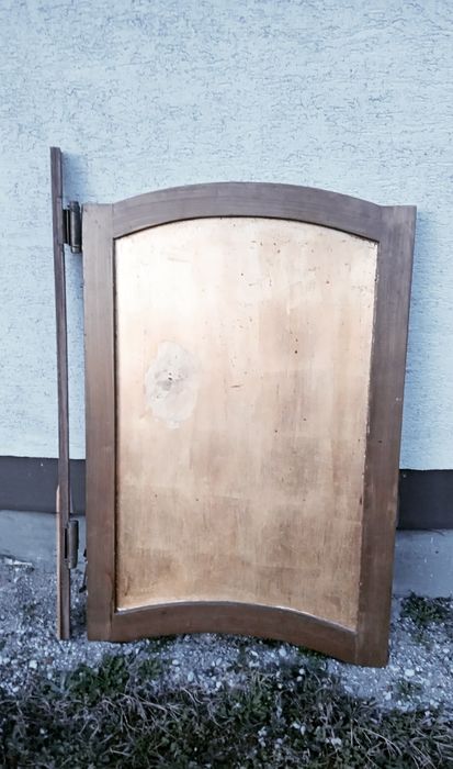 Drzwi wahadłowe drewniane złoty kolor  62 cm wys  90 cm