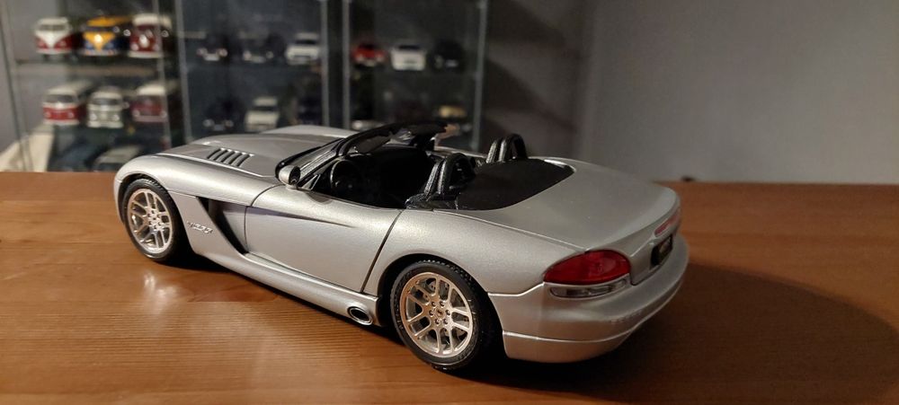 Model 1:18 Dodge Viper SRT/10 Bburago