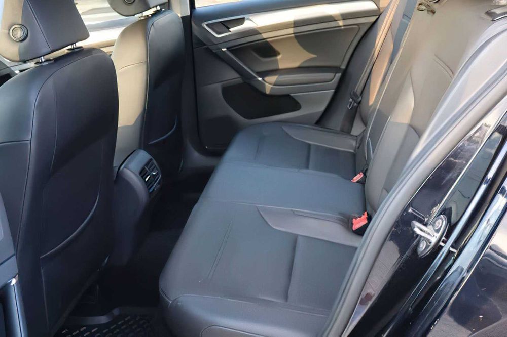 Volkswagen e-Golf SEL Premium      2015