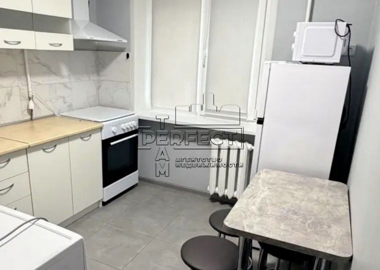Продаж 2к квартири Чапека (Фучіка) 9 ПЕРШОТРАВНЕВИЙ ПАРК
