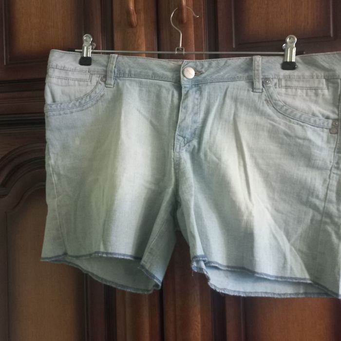 Krótkie spodenki,  jeansowe, niebieskie, rozmiar 42
