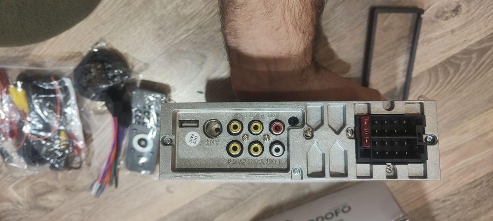 Магнітола 1DIN з висувним екраном 7" + Камера заднього виду + Мікрофон