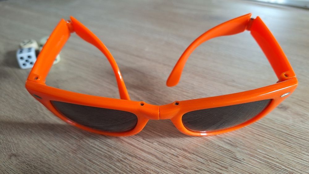 Corda para saltar em pvc e oculos crianca