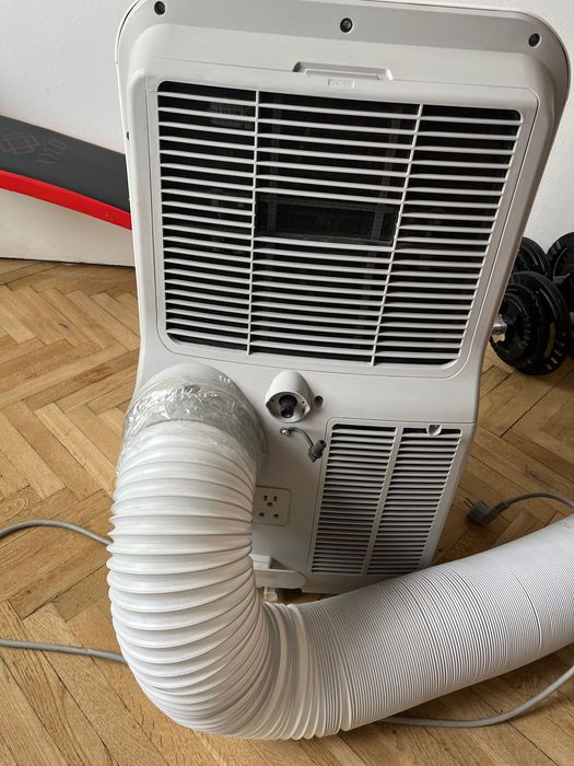 Klimatyzator przenośny FrigoLine używany z rurą wyprowadzającą