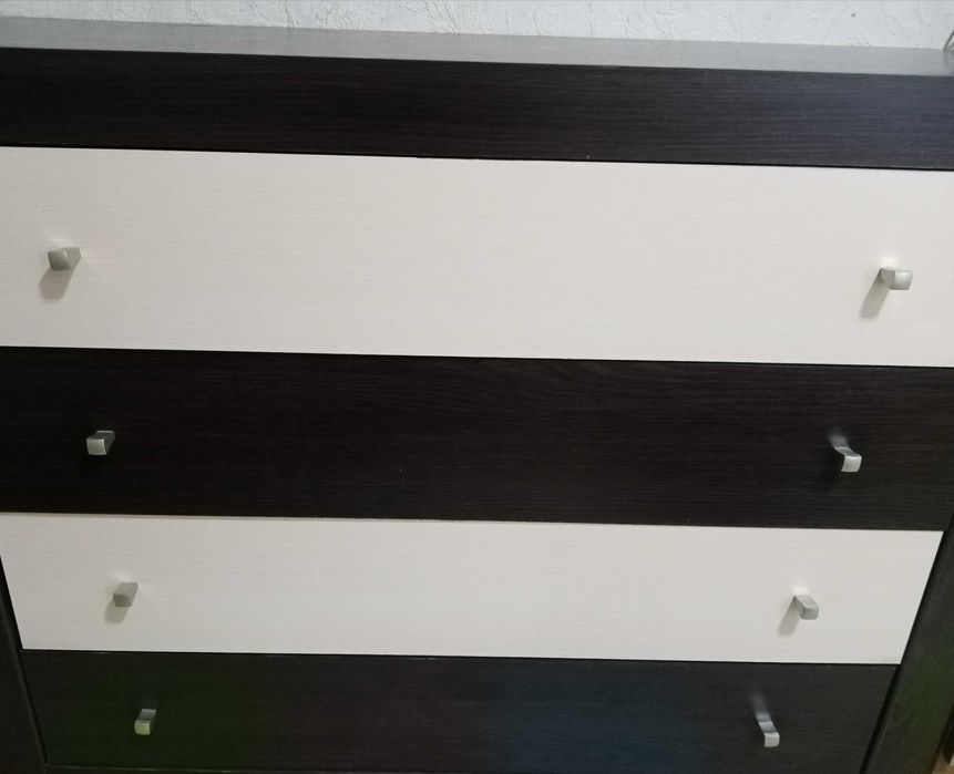 Комод вмістимий венга