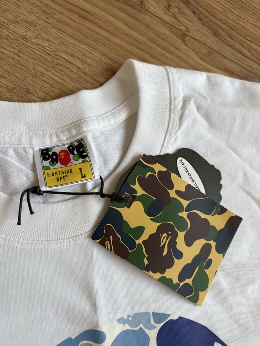 Biała koszulka bape