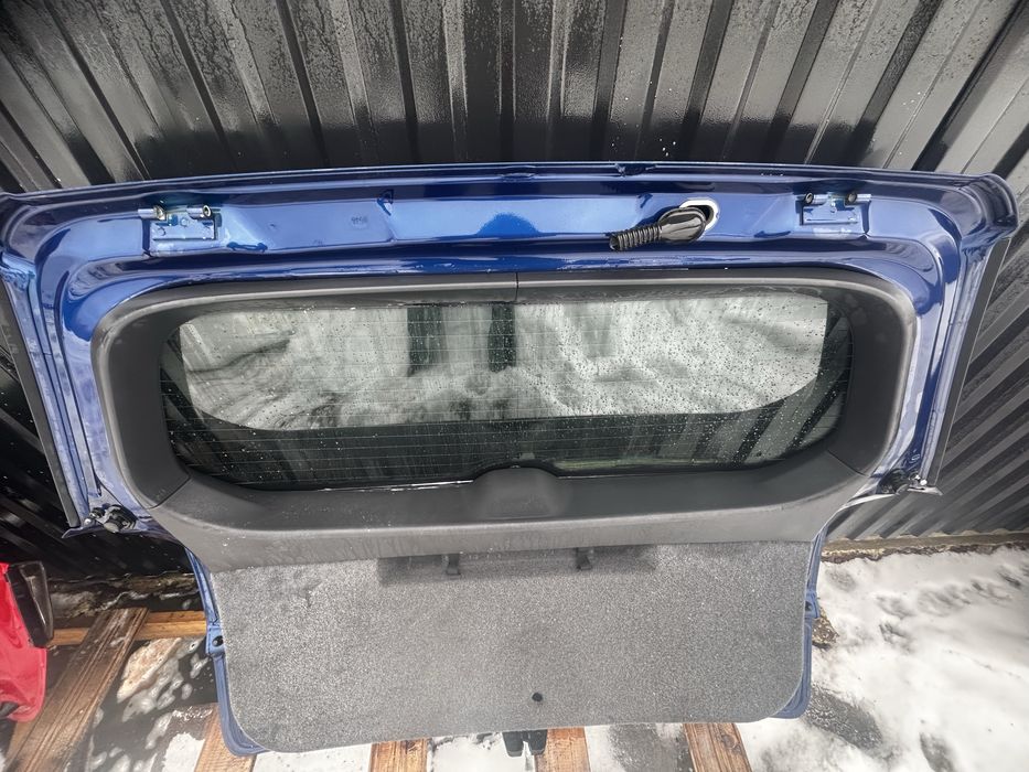 Ляда кляпа кришка багажника opel astra H опель астра замок трапеція