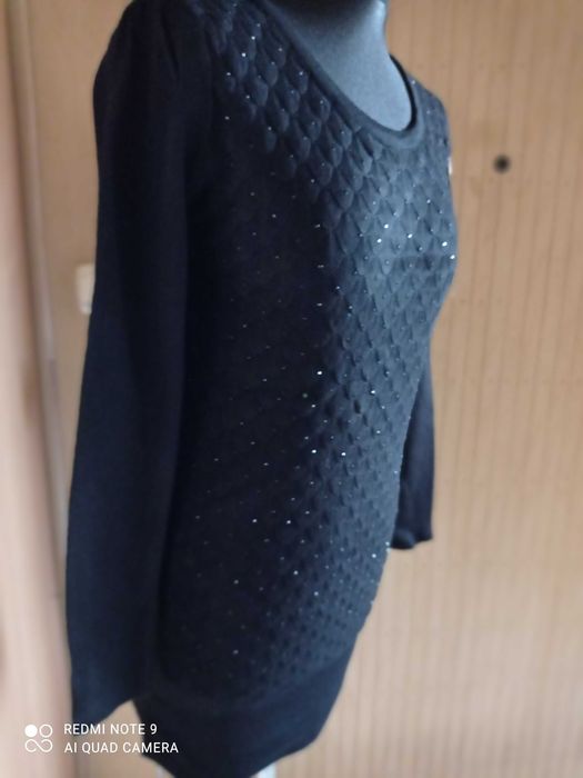 Śliczny sweterek tunika z długim rękawem i kryształkami Swarowskiego