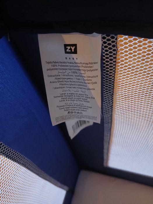 Vendo cama de viagem com colchão marca Zippy