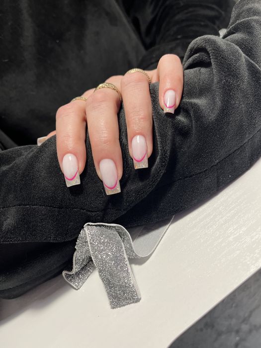 Маникюр качественно и быстро