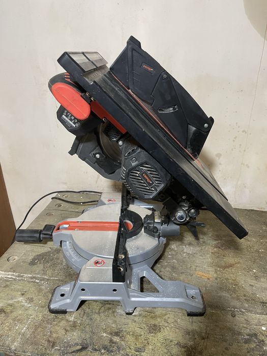 Торцовочная пила Dnipro-M SC-25LD