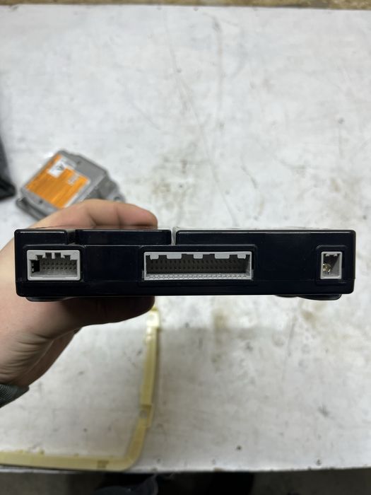 Електричний блок комунікацї Nissa Leaf