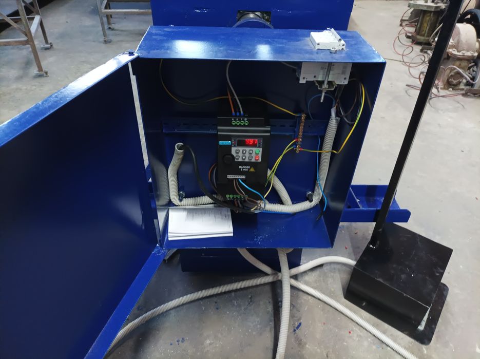 Тривалкові вальці 1550*4 мм