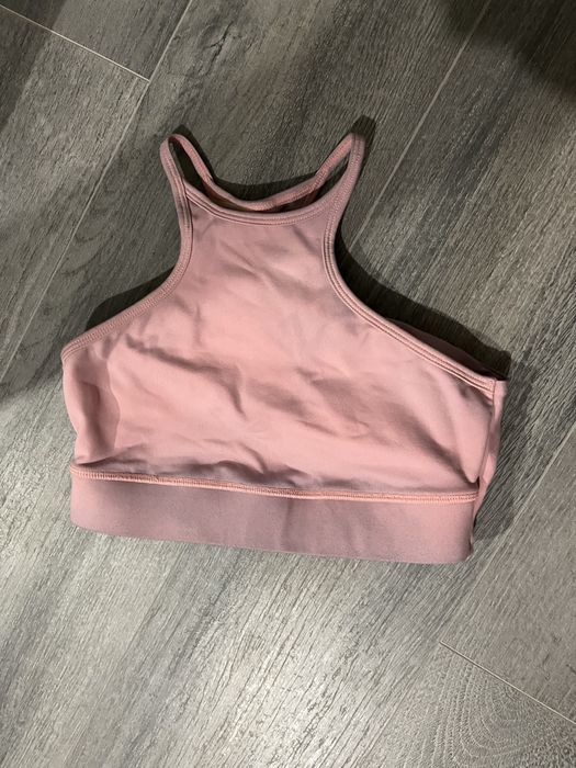Спортивний рожевий топ