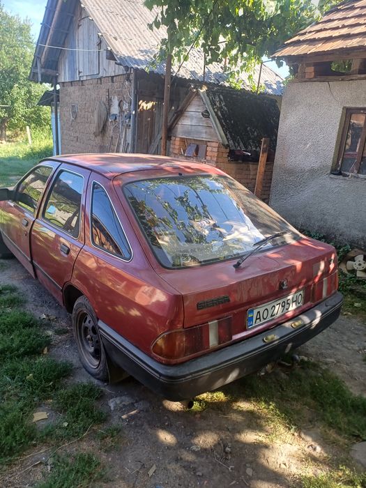 Машина на ходу працює все