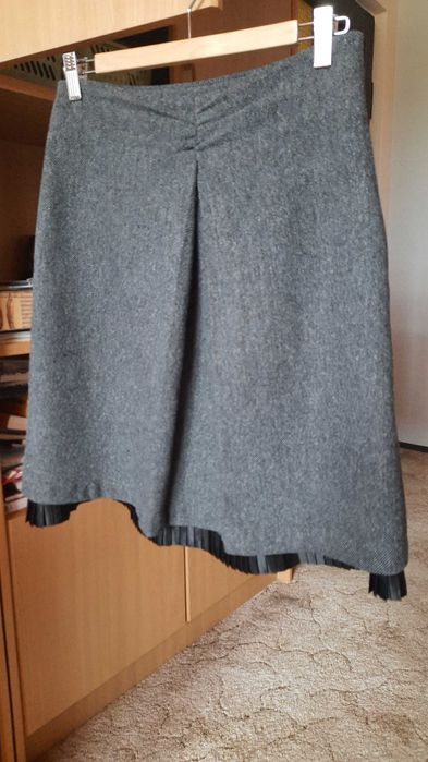 Szara biurowa spódnica Reserved 36