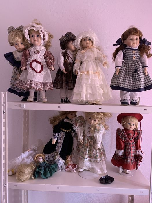 Bonecas antigas de coleção