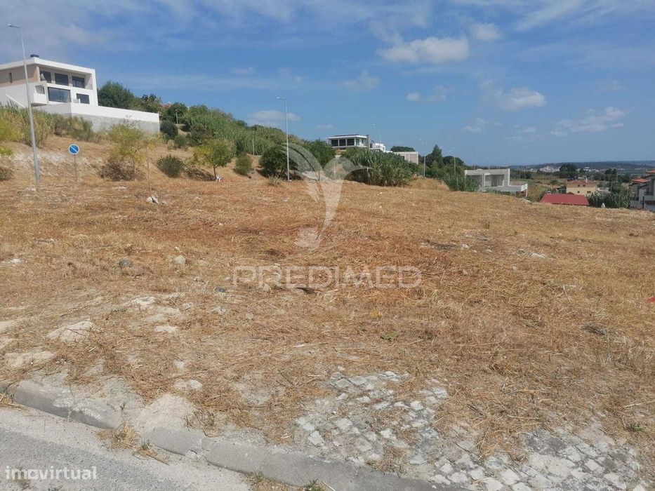 Terreno Urbano -  Urbanização Das Fontaínhas (Alenquer)
