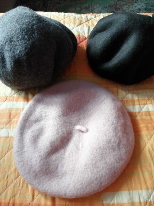 Продам шапки, береты женские